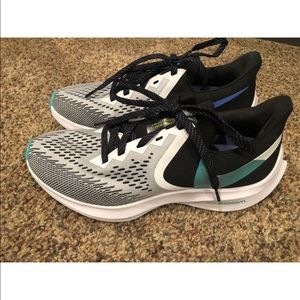 Women’s Nike Zoom Winflo size 8 running shoes